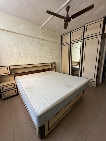 Bedroom in 1 BHK Apartment at Bandra West – for Rent