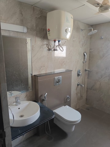 Bathroom in 3 BHK Apartment at Jln Marg – for Rent