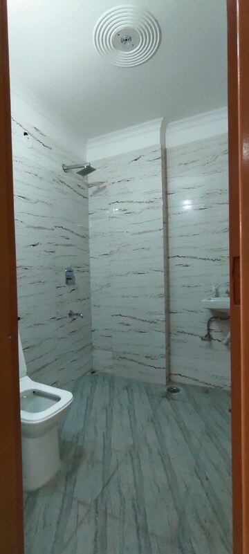 Bathroom in 2 BHK Apartment at Palm Residency Chhatarpur, Chattarpur – for Rent