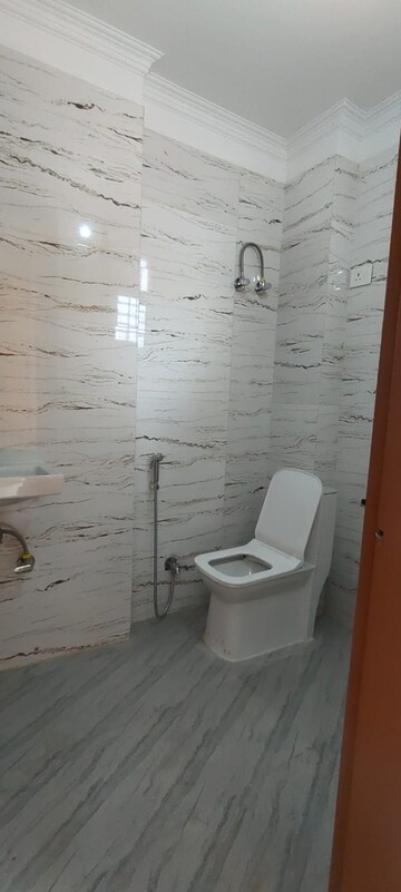 Bathroom in 2 BHK Apartment at Palm Residency Chhatarpur, Chattarpur – for Rent