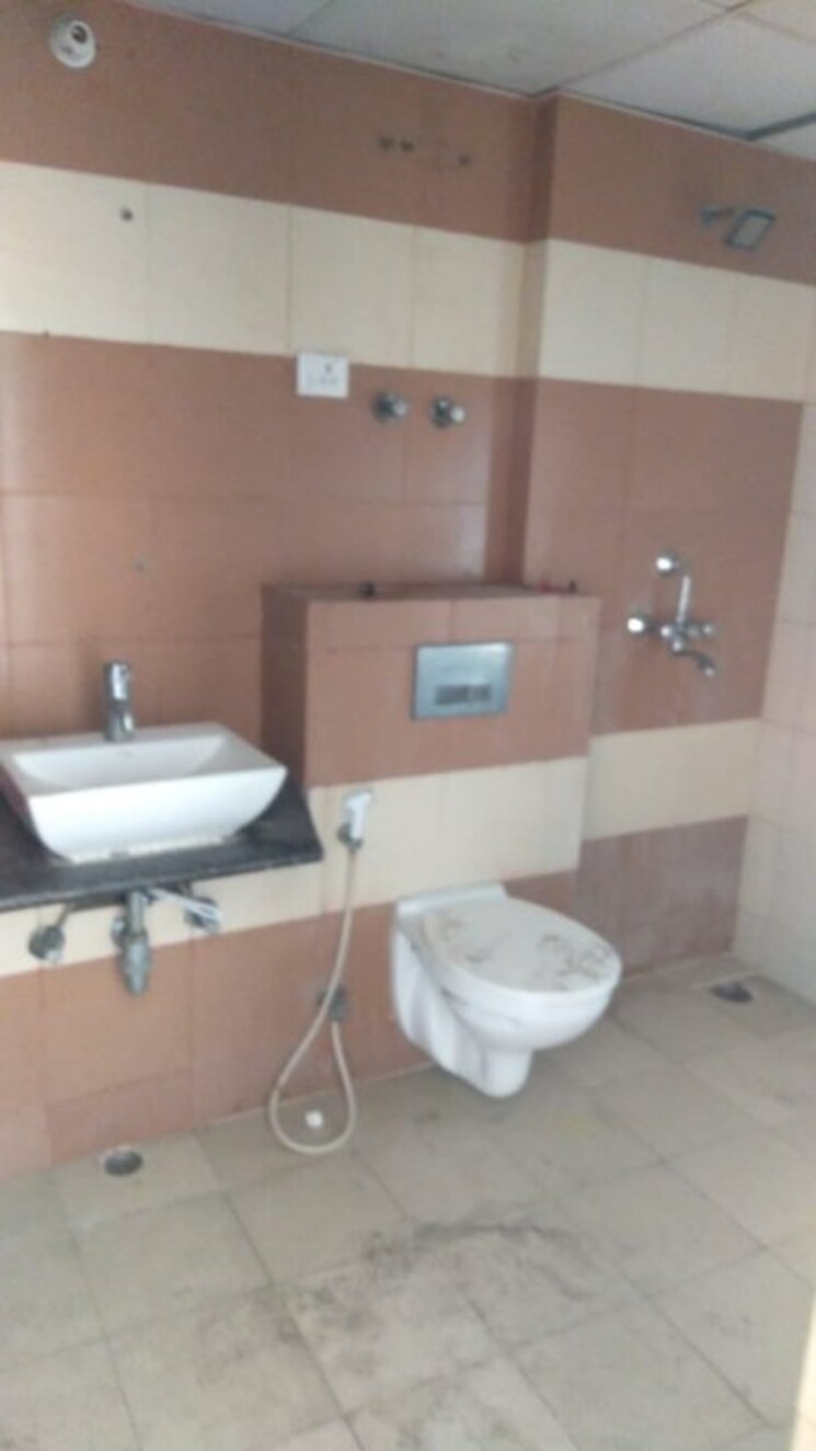 Bathroom, mahagun-mywoods 3 Bedroom 1545 Sq.Ft. Apartment In Sector 16c Greater Noida Greater Noida 5508712