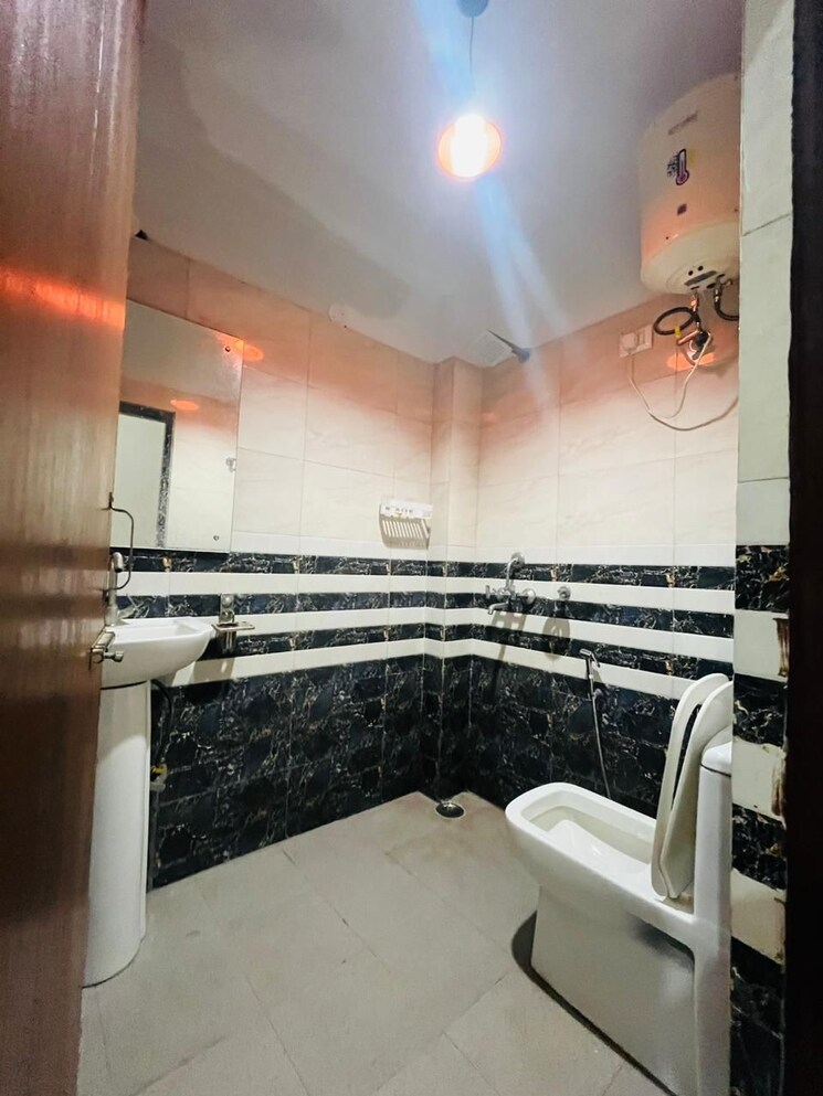 Bathroom, saket 1 Bedroom 540 Sq.Ft. Apartment In Saket Delhi 8476391