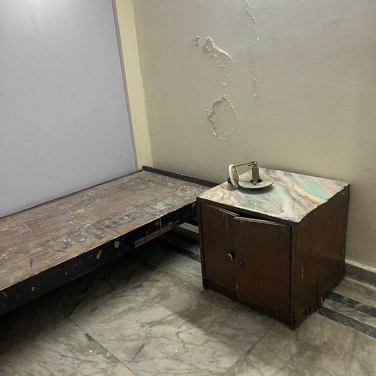 Room, old rajinder nagar 2 Bedroom 1200 Sq.Ft. Independent House In Old Rajinder Nagar Delhi 8476397