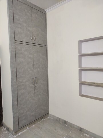 Room in 4 BHK Villa at Mansarovar – for Rent