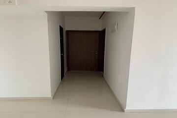 Room in 2 BHK Apartment at Mayfair The View, Vikhroli West – for Sale