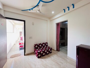 Room in 1 BHK Apartment at Signature Tower Sector 30, Sector 30 – for Rent