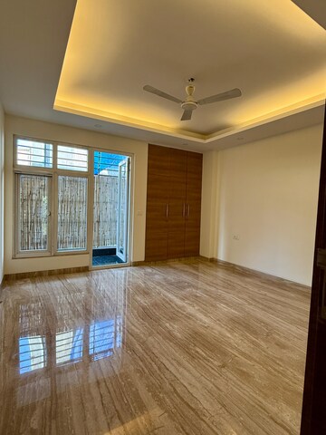 Room in 3 BHK Builder Floor at Greater Kailash I – for Rent