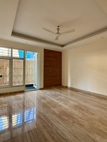 Room in 3 BHK Builder Floor at Greater Kailash I – for Rent