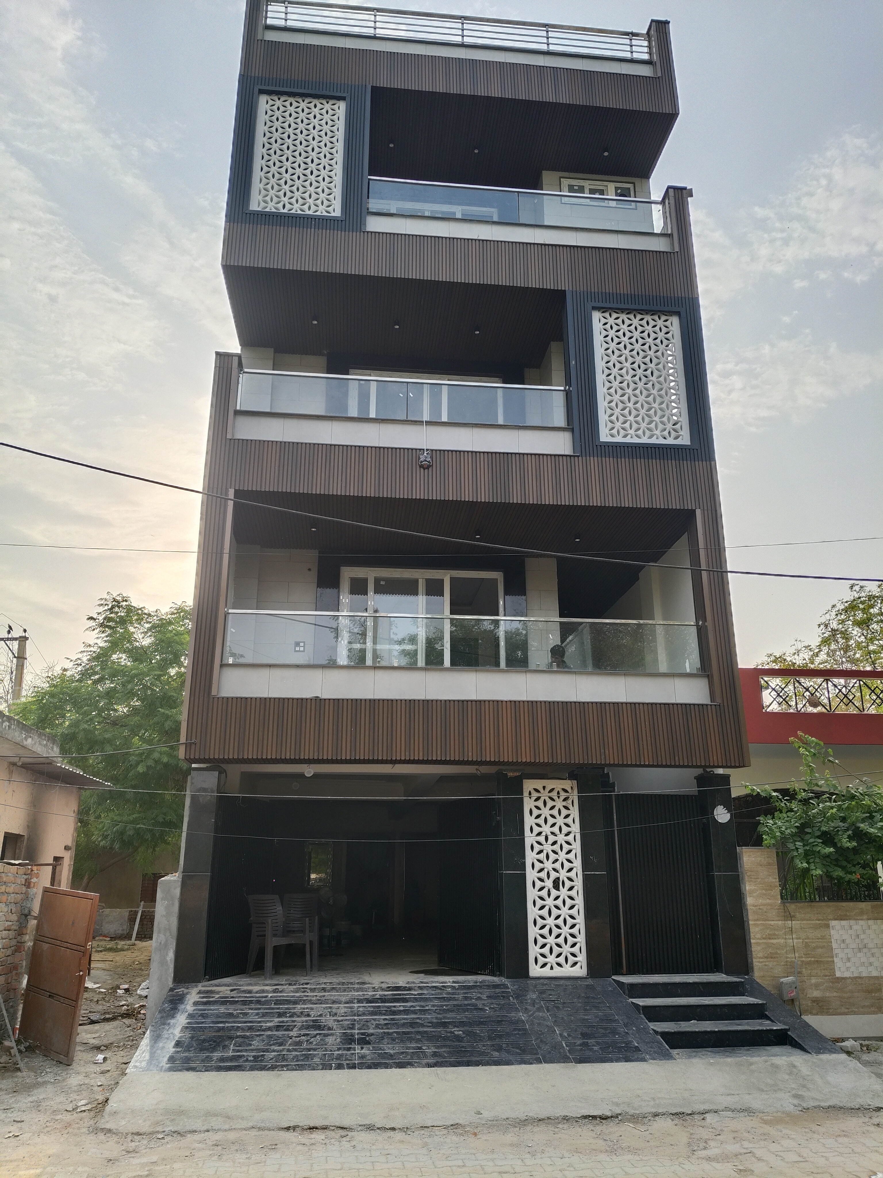 6+ BHK + Extra Room Villa For Sale in New Palam Vihar Phase 1