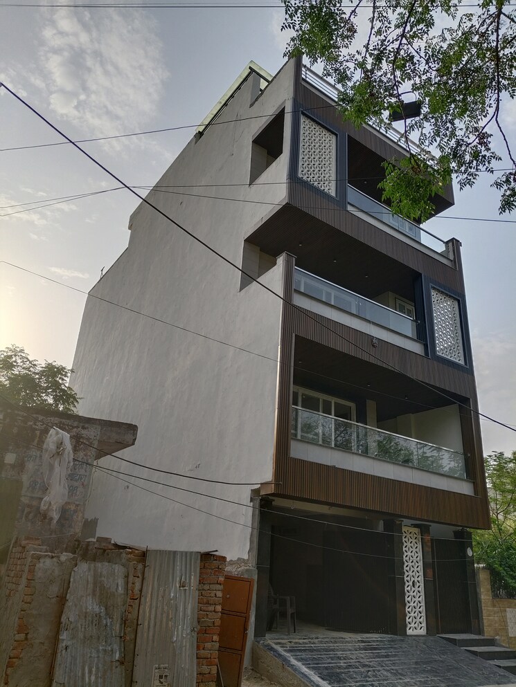 Living Room, sector 110 6+ Bedroom 1200 Sq.Ft. Villa In Sector 110 Gurgaon 8476648