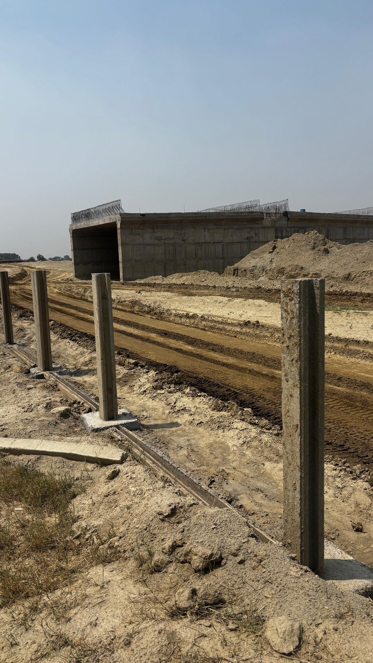 Exterior View, gaur-aerocity  65 Sq.Yd. Plot In Gaur Yamuna City Greater Noida 8476661