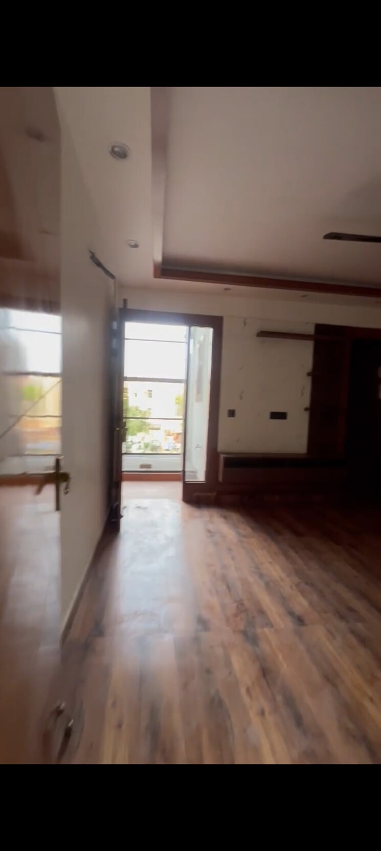 undefined, indrapuram 4 Bedroom 200 Sq.Mt. Builder Floor In Indrapuram Ghaziabad 8476678