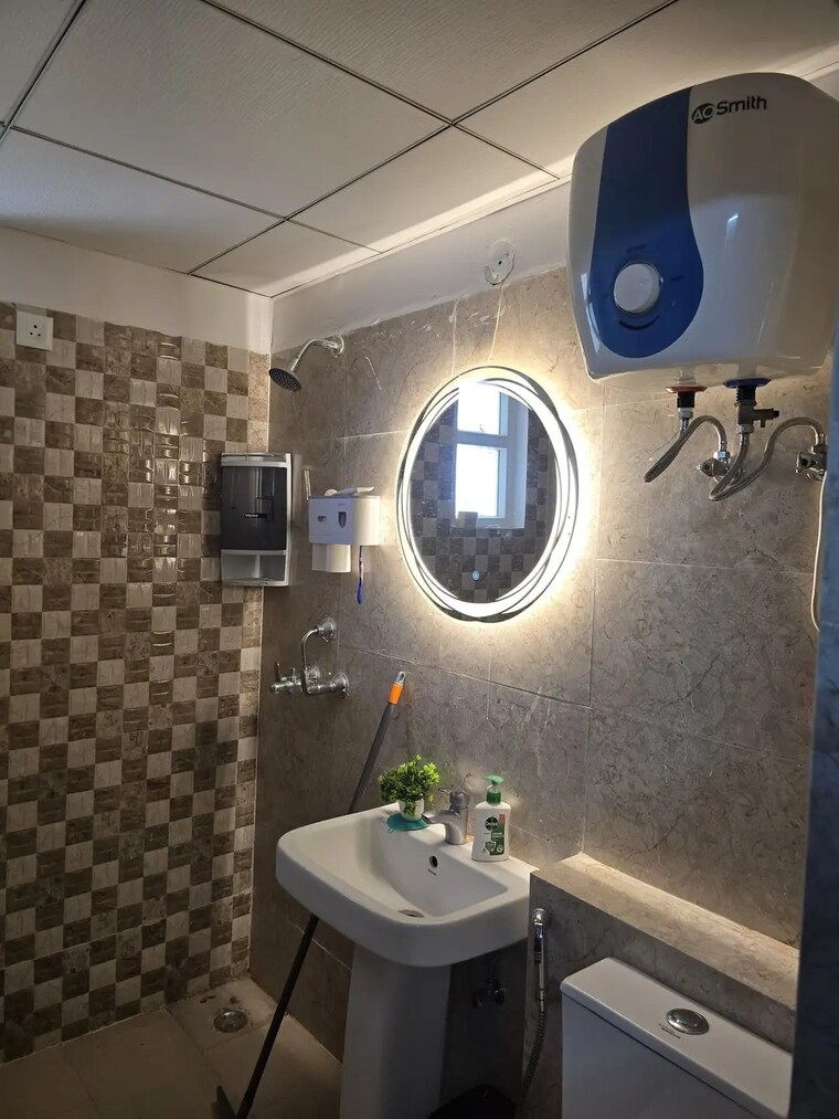 Bathroom, gaur-city-2-14th-avenue 2 Bedroom 955 Sq.Ft. Apartment In Sector 16c Greater Noida Greater Noida 8476683