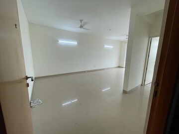 Master Bedroom in 3 BHK Builder Floor at DLF Hyde Park, South Mullanpur – for Rent