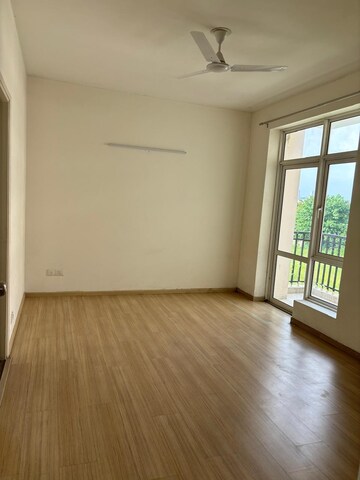 Master Bedroom in 3 BHK Builder Floor at DLF Hyde Park, South Mullanpur – for Rent
