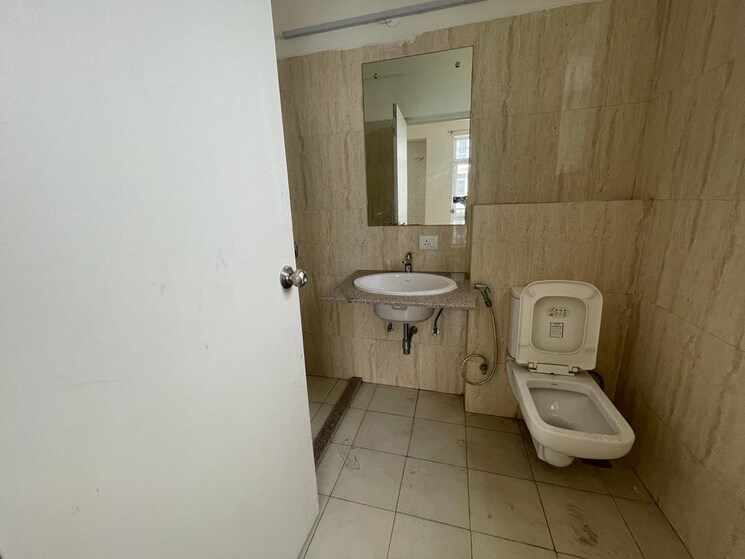 Bathroom, dlf-hyde-park 3 Bedroom 1880 Sq.Ft. Builder Floor In South Mullanpur Chandigarh 8476693