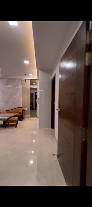 Furnished Amenities in 4 BHK Builder Floor at Indrapuram – for Sale