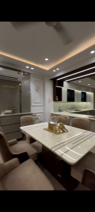 Building Lobby in 4 BHK Builder Floor at Indrapuram – for Sale