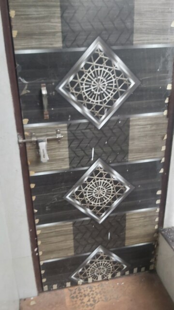 Living Room in 2.5 BHK Builder Floor at Mayur Vihar – for Rent