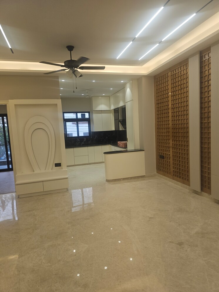 Floor Plan, surajmal vihar 3 Bedroom 200 Sq.Yd. Builder Floor In Surajmal Vihar Delhi 8476714