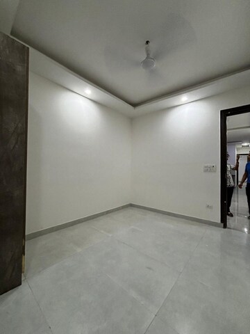 Master Bedroom in 1 BHK Builder Floor at Paryavaran Complex – for Rent