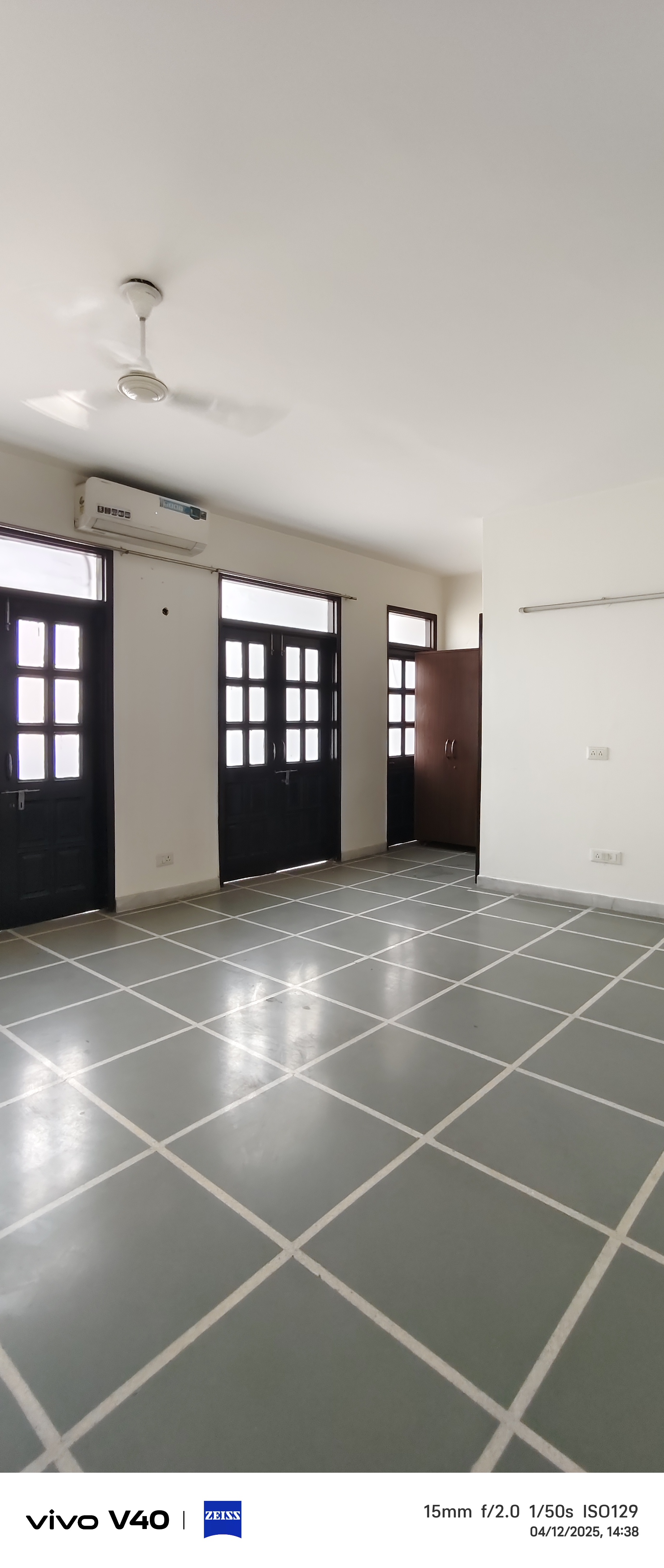 Rental Bedroom 1500 Apartment in Veera Safdarjung Enclave