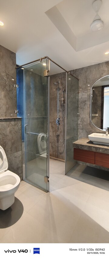 Master Bedroom in 3 BHK Builder Floor at Defence Colony – for Rent