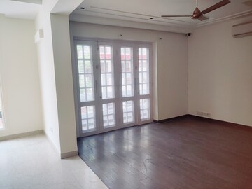 Master Bedroom in 5 BHK Independent House at Greater Kailash ii – for Rent