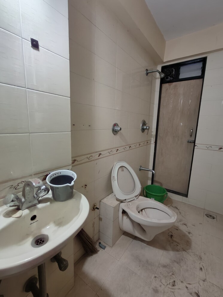 Bathroom, chembur 2 Bedroom 650 Sq.Ft. Apartment In Chembur Mumbai 8476749