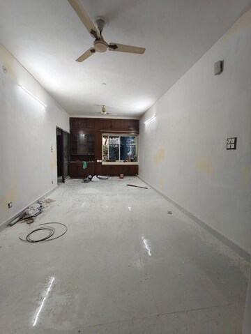 Room in 2 BHK Apartment at Bougainvilla Apartments, Vasant Kunj – for Rent