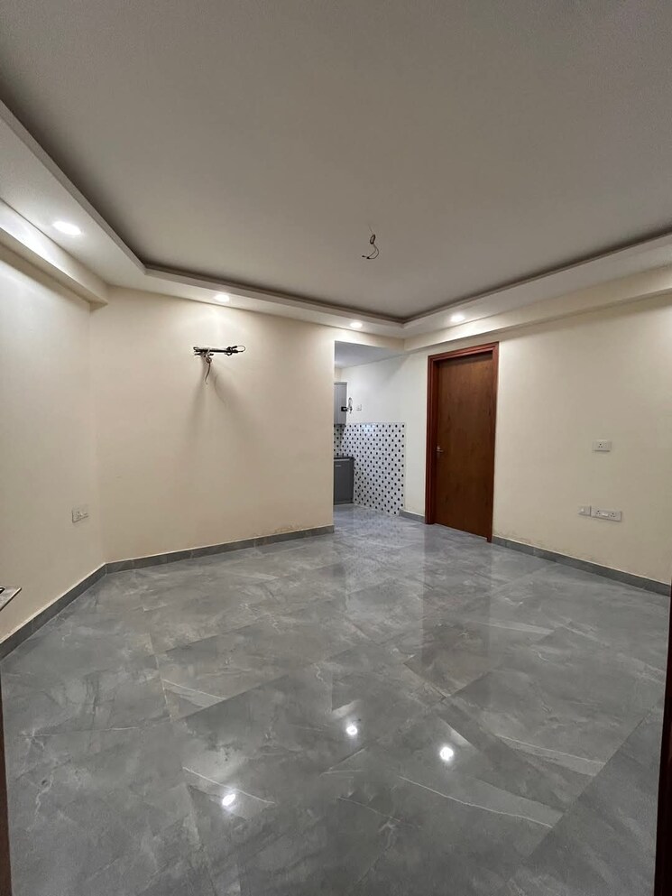 Master Bedroom, rwa-tomar-colony 3 Bedroom 900 Sq.Ft. Builder Floor In Mukundpur Delhi 8476791