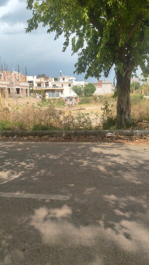  Plot For Sale in Sector 27