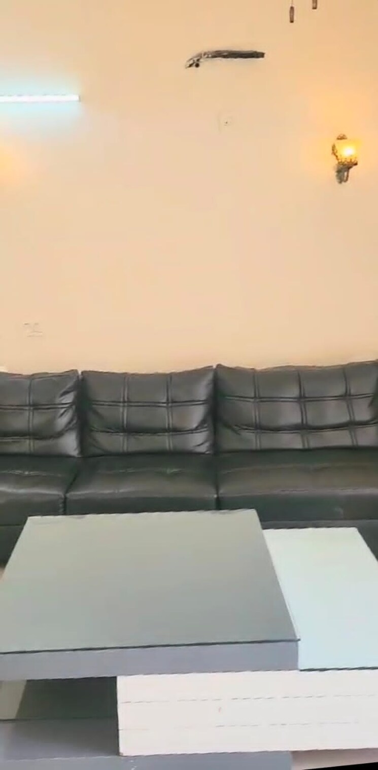 Living Room, vip road 3 Bedroom 1950 Sq.Ft. Apartment In Vip Road Zirakpur 8476806