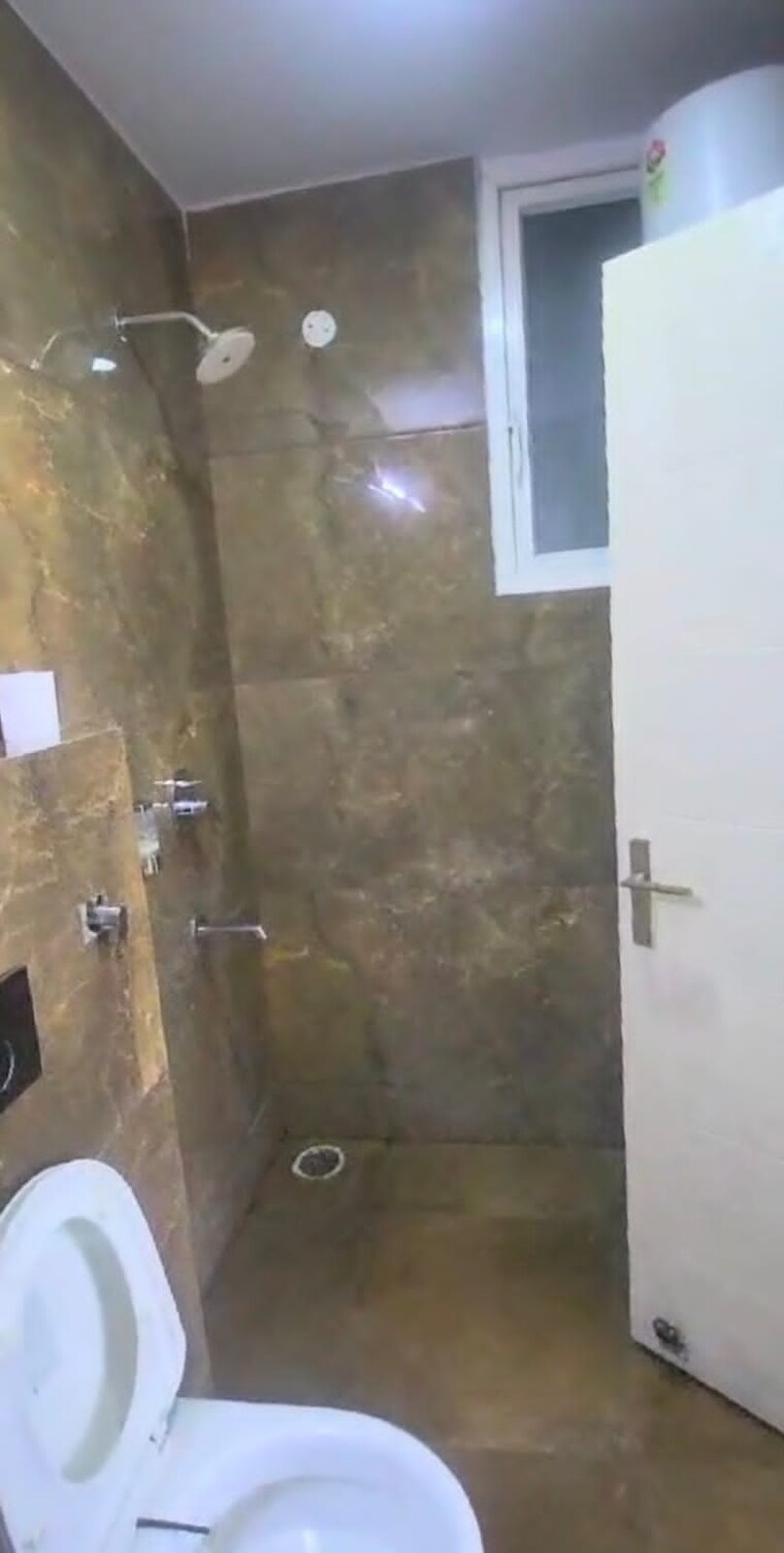 Attached Bathroom, vip road 3 Bedroom 1950 Sq.Ft. Apartment In Vip Road Zirakpur 8476806