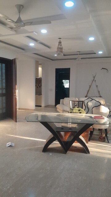 Living Room in 6 BHK Villa at Unitech South City II, Sector 50 – for Rent