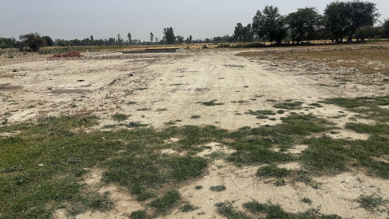 Garden, ashoka-niketan  85 Sq.Yd. Plot In Jewar Greater Noida 8476850