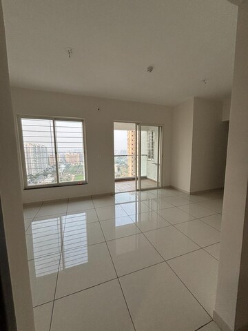Room in 2 BHK Apartment at VJ YashOne Infinitee, Tathawade – for Rent