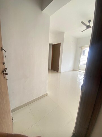 Room in 2 BHK Apartment at Somani Residency, Punawale – for Rent