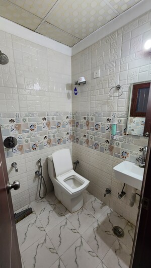 Bathroom in 2 BHK Builder Floor at Ambika Apartments Vaishali, Sector 1 Vaishali – for Sale