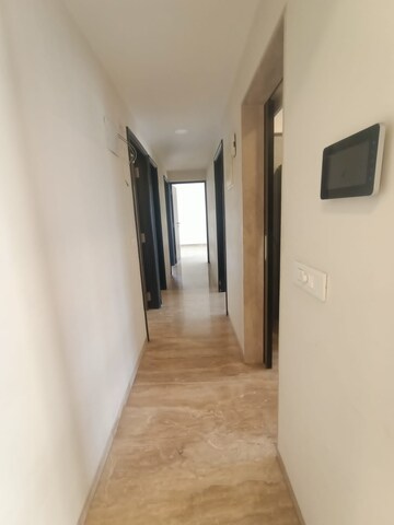 Furnished Amenities in 3.5 BHK Apartment at Ekta Corner View, Bandra West – for Rent