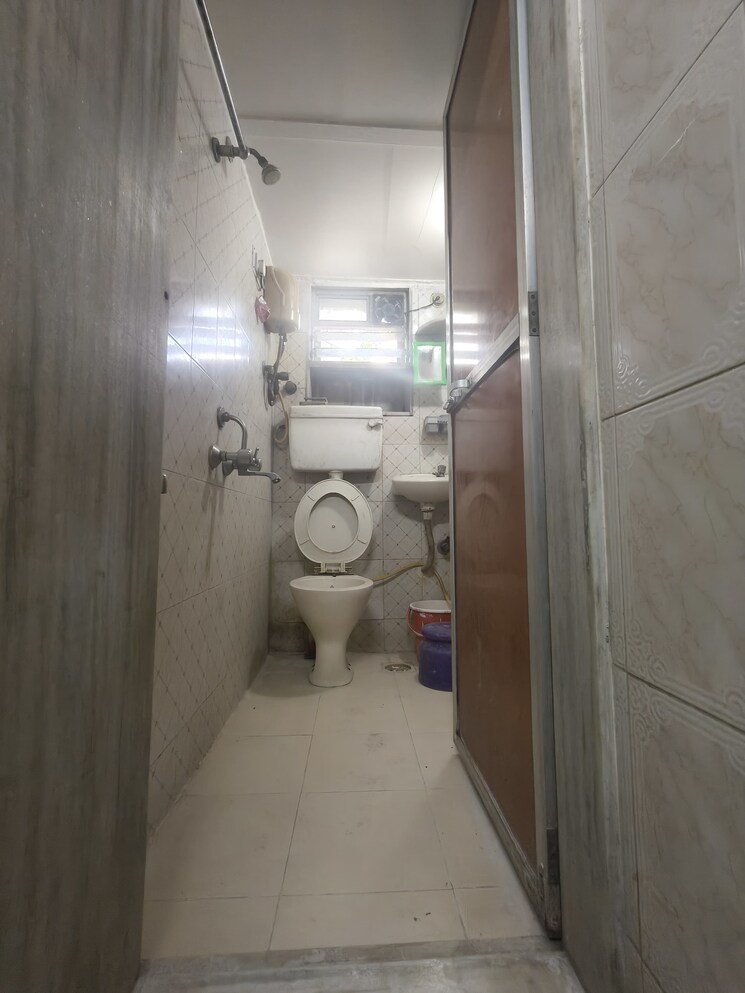 Bathroom, andheri west 1 Bedroom 550 Sq.Ft. Apartment In Andheri West Mumbai 8476939
