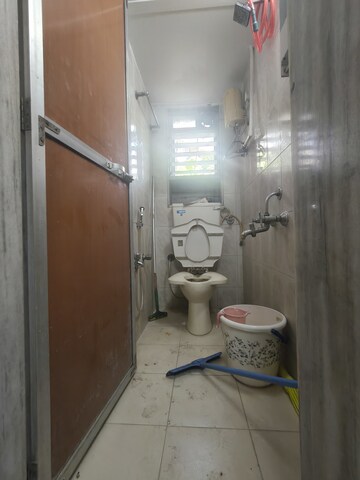 Bathroom in 1 BHK Apartment at Andheri West – for Rent