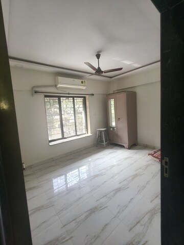 Bedroom in 1 BHK Apartment at Andheri West – for Rent