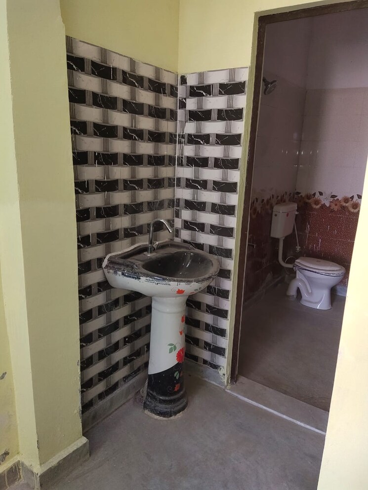Bathroom, suman nagar 3.5 Bedroom 1100 Sq.Ft. Independent House In Suman Nagar Haridwar 8476976