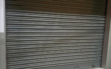 Shop For Rent in Park Street