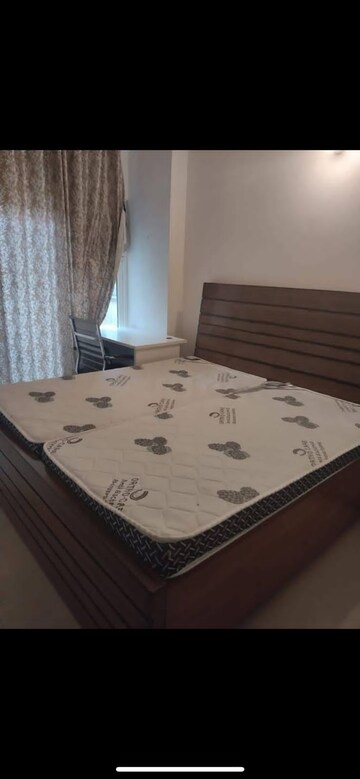 Bedroom in 2 BHK Apartment at Amrapali Silicon City, Sector 76 – for Rent