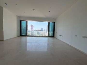 Room in 4 BHK Apartment at Rustomjee Crown, Prabhadevi – for Rent