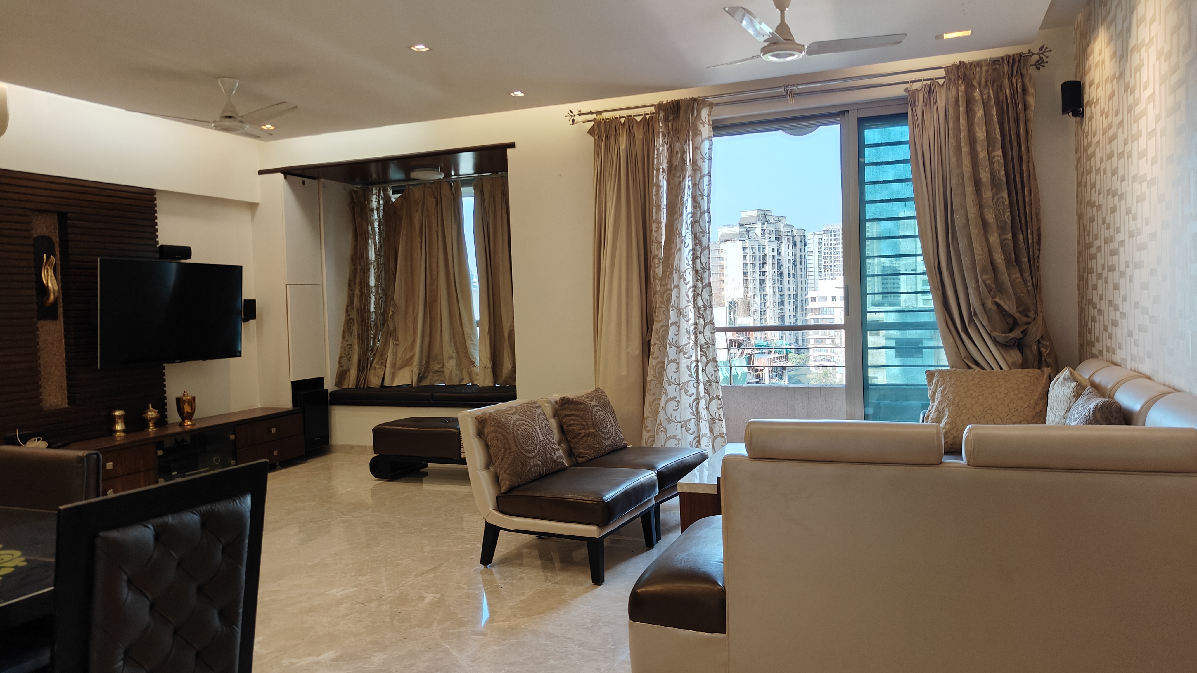 2.5 BHK Apartment For Sale in Oberoi Springs