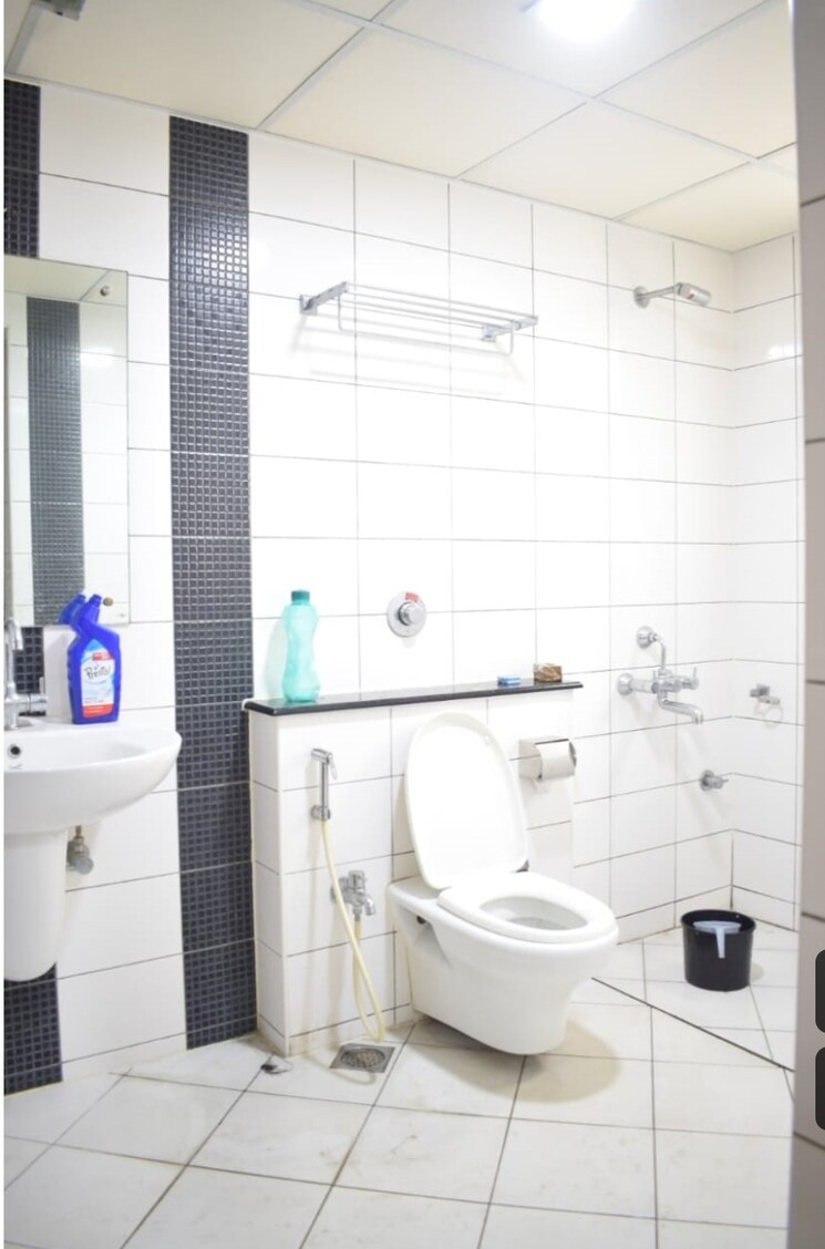 Bathroom, sobha-carnation-pune 5 Bedroom 4200 Sq.Ft. Penthouse In Kondhwa Pune 8477201