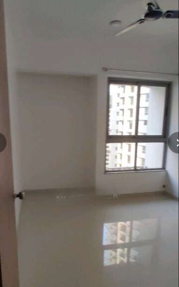 2 BHK Apartment For Rent in Kalpataru Immensa, Kolshet Road